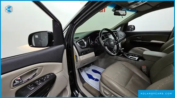 KIA CARNIVAL 9-SEATER PRSTIGE