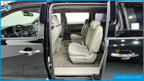KIA CARNIVAL 9-SEATER PRSTIGE