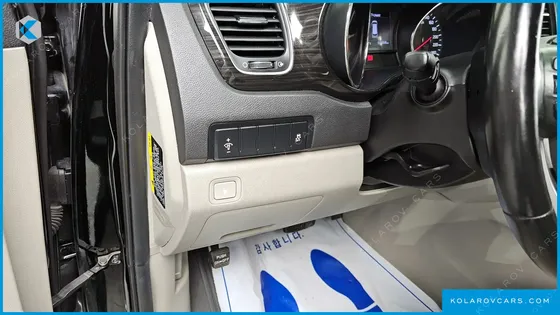 KIA CARNIVAL 9-SEATER PRSTIGE