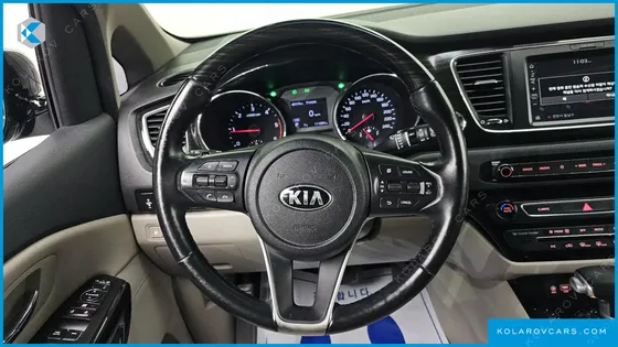 KIA CARNIVAL 9-SEATER PRSTIGE