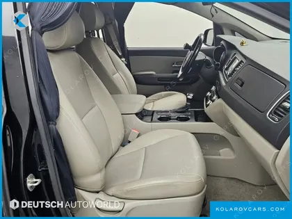 KIA CARNIVAL 9-SEATER LUXURY
