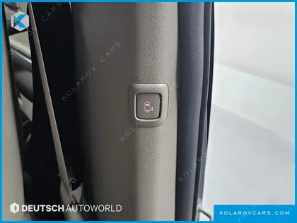 KIA CARNIVAL 9-SEATER LUXURY
