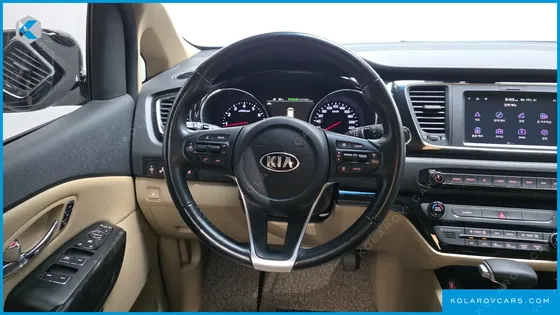 KIA CARNIVAL GASOLINE 9-SEATER HI-LIMOUSINE
