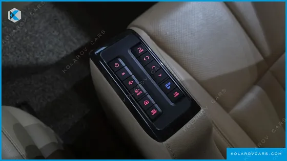 KIA CARNIVAL GASOLINE 9-SEATER HI-LIMOUSINE