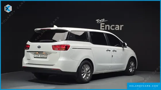 KIA CARNIVAL 11-SEATER DELUXE