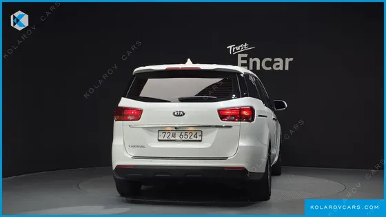 KIA CARNIVAL 11-SEATER DELUXE