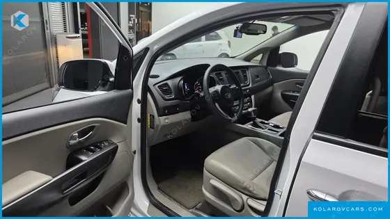 KIA CARNIVAL 11-SEATER DELUXE
