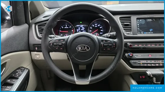 KIA CARNIVAL 11-SEATER DELUXE