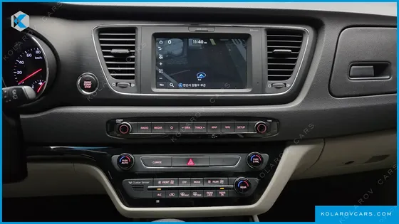 KIA CARNIVAL 11-SEATER DELUXE