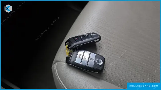 KIA CARNIVAL 11-SEATER DELUXE