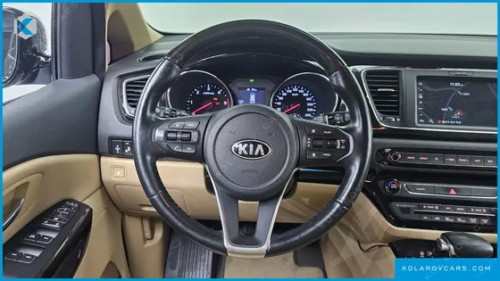 KIA CARNIVAL 9-SEATER PRSTIGE