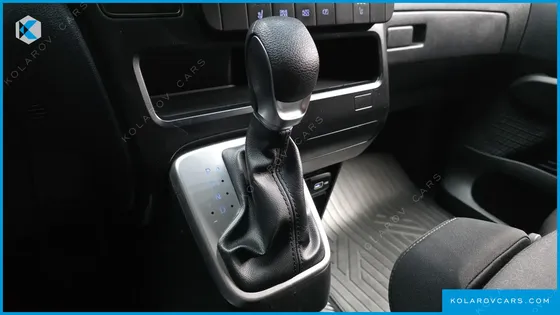 HYUNDAI STARIA CARGO 3-SEATER