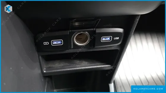 HYUNDAI STARIA CARGO 3-SEATER