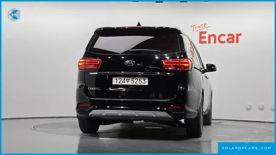 KIA CARNIVAL 9-SEATER LUXURY