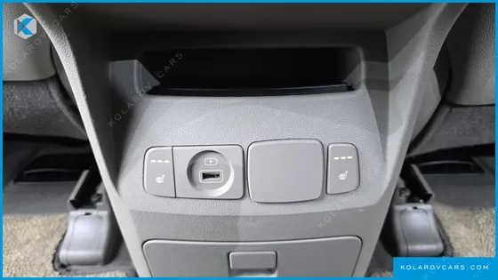 KIA CARNIVAL 9-SEATER LUXURY