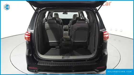 KIA CARNIVAL 9-SEATER LUXURY