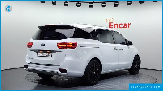 KIA CARNIVAL 9-SEATER PRSTIGE