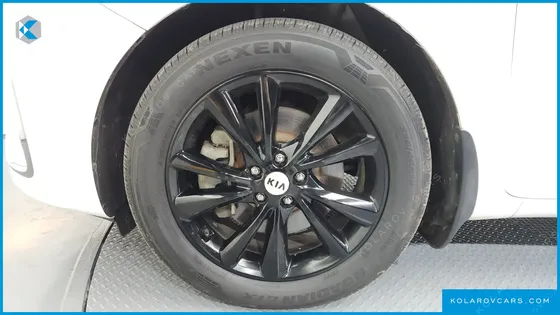 KIA CARNIVAL 9-SEATER PRSTIGE