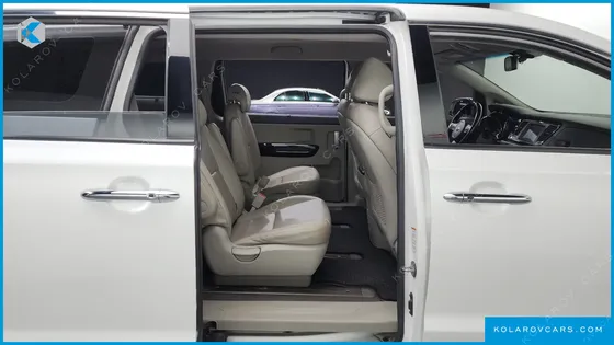 KIA CARNIVAL 9-SEATER PRSTIGE