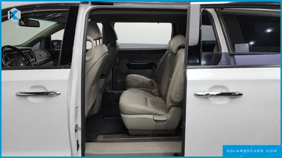 KIA CARNIVAL 9-SEATER PRSTIGE