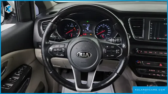 KIA CARNIVAL 9-SEATER PRSTIGE