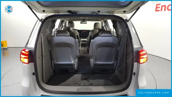 KIA CARNIVAL 9-SEATER PRSTIGE