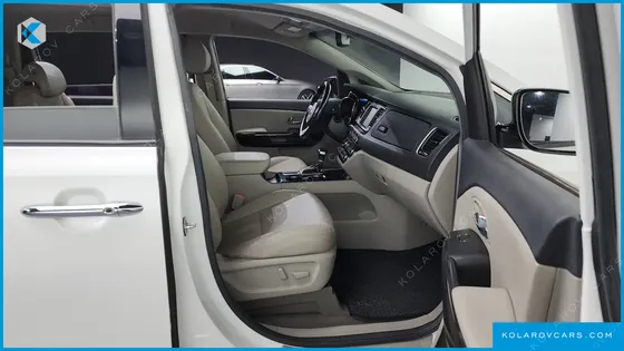 KIA CARNIVAL 9-SEATER PRSTIGE