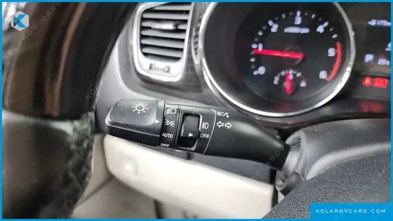KIA CARNIVAL 9-SEATER PRSTIGE