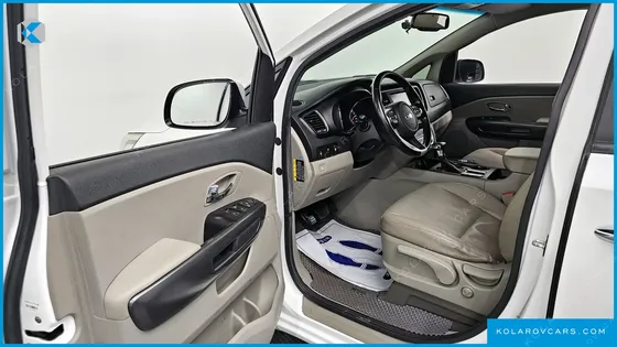 KIA CARNIVAL 9-SEATER LUXURY