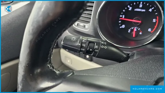 KIA CARNIVAL 9-SEATER LUXURY