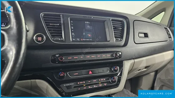 KIA CARNIVAL 9-SEATER LUXURY