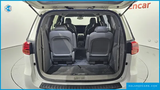 KIA CARNIVAL 9-SEATER LUXURY
