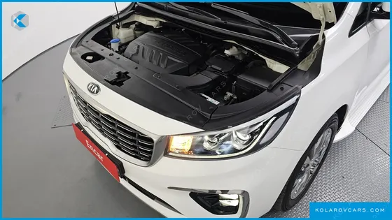 KIA CARNIVAL 7-SEATER LIMOUSINE