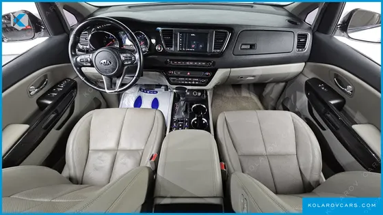 KIA CARNIVAL 7-SEATER LIMOUSINE