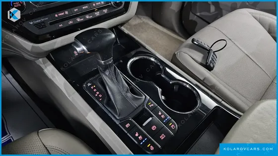 KIA CARNIVAL 7-SEATER LIMOUSINE