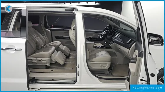 KIA CARNIVAL 7-SEATER LIMOUSINE