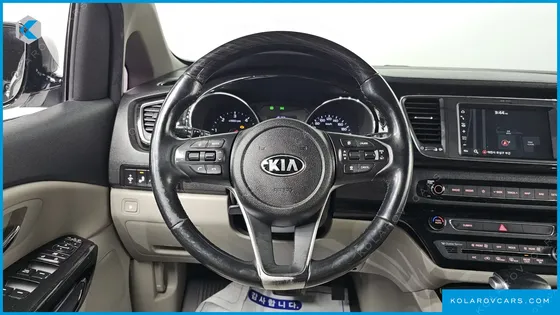 KIA CARNIVAL 7-SEATER LIMOUSINE