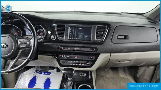 KIA CARNIVAL 7-SEATER LIMOUSINE