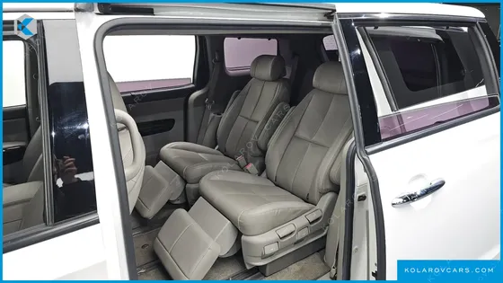 KIA CARNIVAL 7-SEATER LIMOUSINE