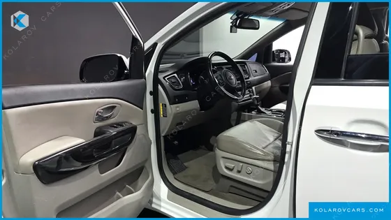 KIA CARNIVAL 9-SEATER PRSTIGE