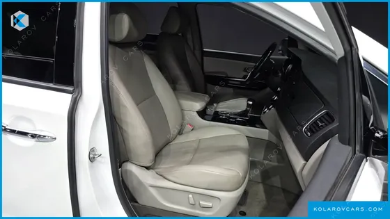 KIA CARNIVAL 9-SEATER PRSTIGE