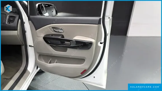 KIA CARNIVAL 9-SEATER PRSTIGE