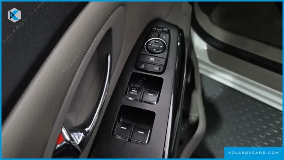 KIA CARNIVAL 9-SEATER PRSTIGE