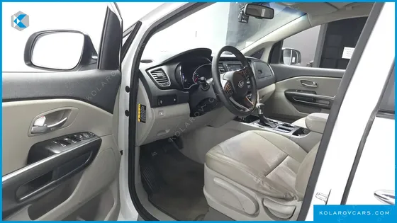 KIA CARNIVAL 11-SEATER DELUXE