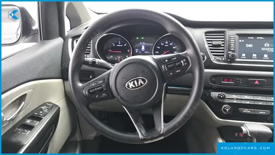 KIA CARNIVAL 11-SEATER DELUXE