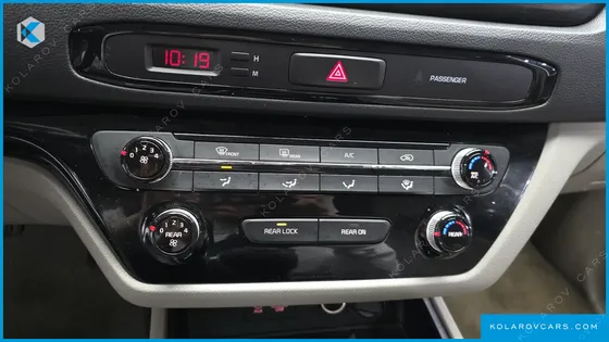 KIA CARNIVAL 11-SEATER DELUXE