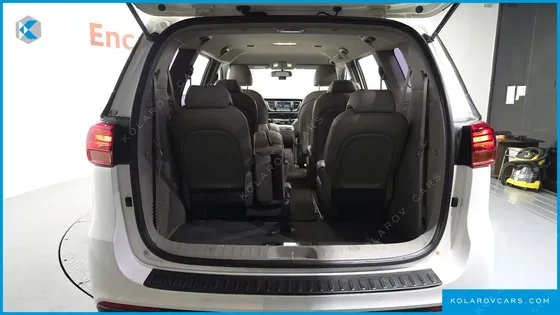 KIA CARNIVAL 11-SEATER DELUXE