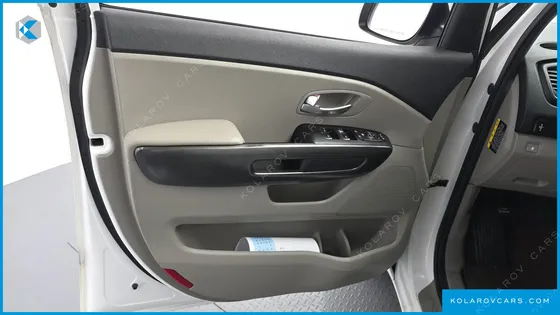 KIA CARNIVAL 11-SEATER DELUXE