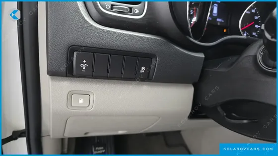 KIA CARNIVAL 11-SEATER DELUXE