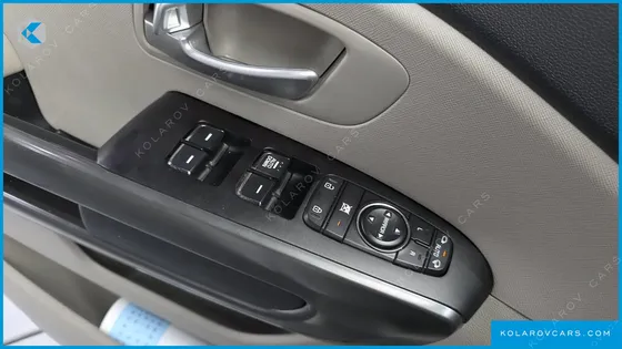 KIA CARNIVAL 11-SEATER DELUXE